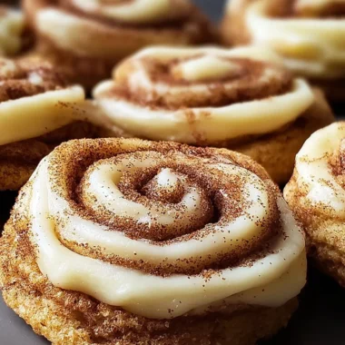 Sweet Cinnamon Roll Cheesecake Cookies Recipe