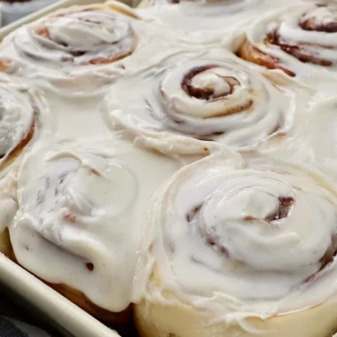 Deliciously Easy Homemade Cinnamon Rolls Recipe