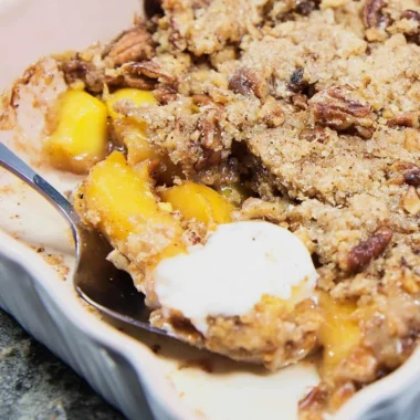 Deliciously Easy Pecan Peach Crisp Recipe