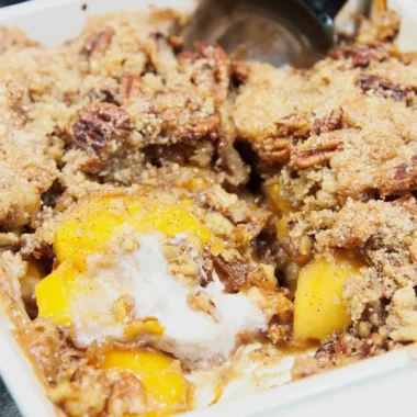 Deliciously Easy Pecan Peach Crisp Recipe