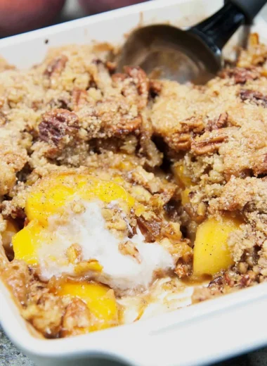 Deliciously Easy Pecan Peach Crisp Recipe
