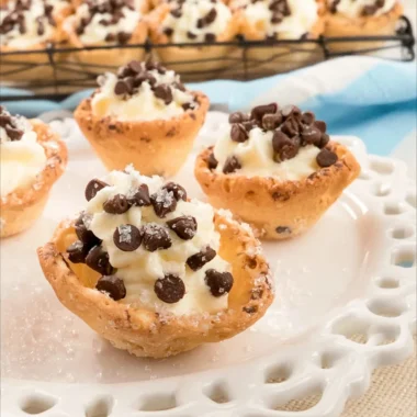 Delightful Mini Cannoli Cups Recipe