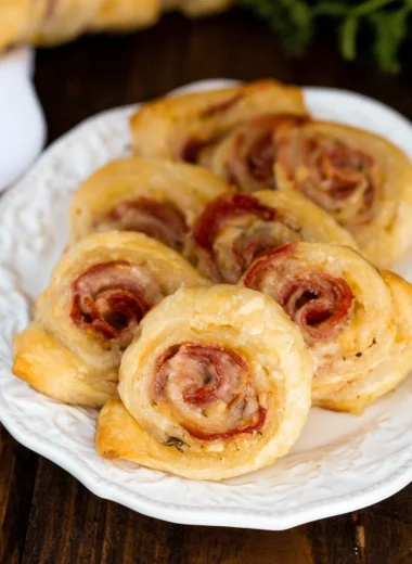 Easy Cheesy Pepperoni Pinwheels Recipe