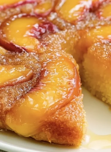 Delicious Peach Upside-Down Cake Recipe (Easy and Flavorful!)